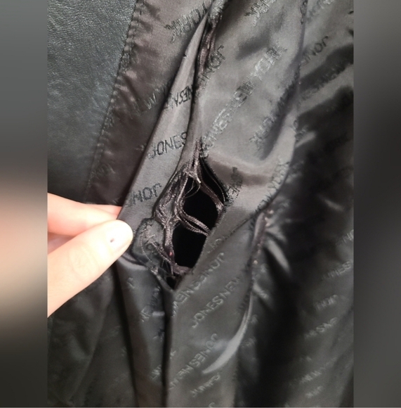 Women's Black Leather Jacket - Picture 7 of 10